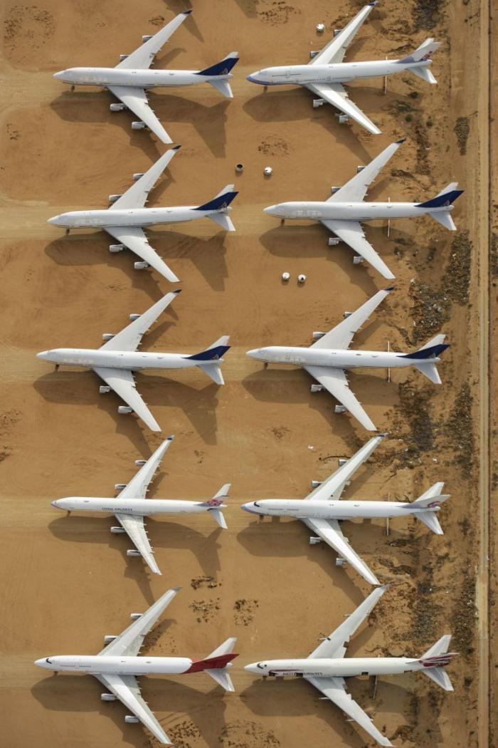 Кладбище в пустыне, где покоятся 300 000 новых самолетов (7 фото)