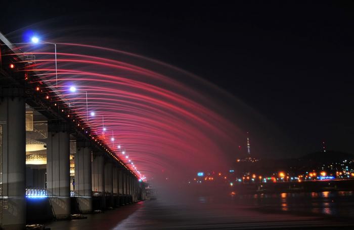Самый длинный фонтан в мире (14 фото)