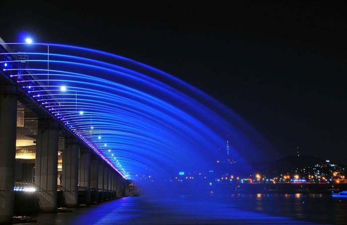 Самый длинный фонтан в мире (14 фото)