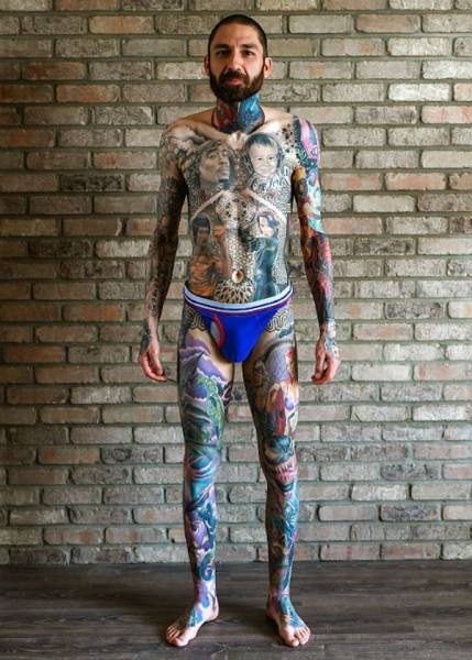 Парень набил на теле рекордное количество татуировок (35 фото)