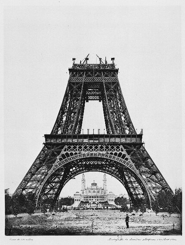 Как выглядело строительство главного символа Парижа (10 фото)