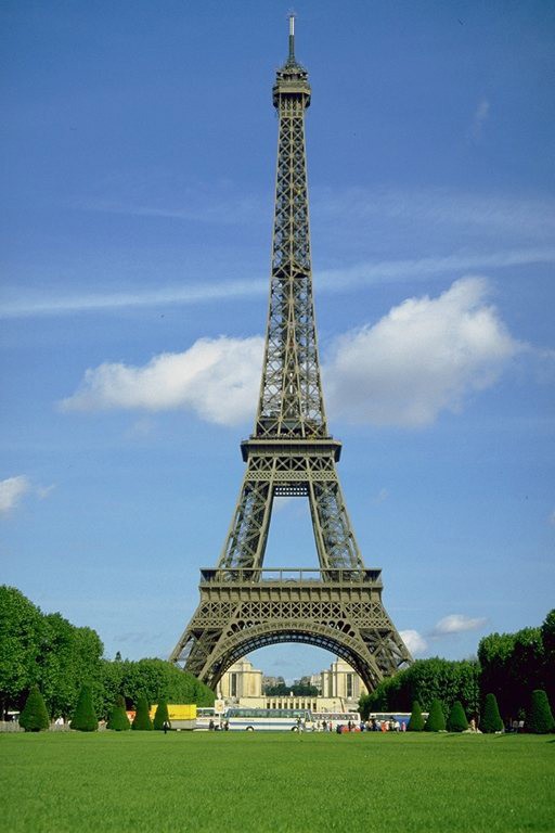 Как выглядело строительство главного символа Парижа (10 фото)