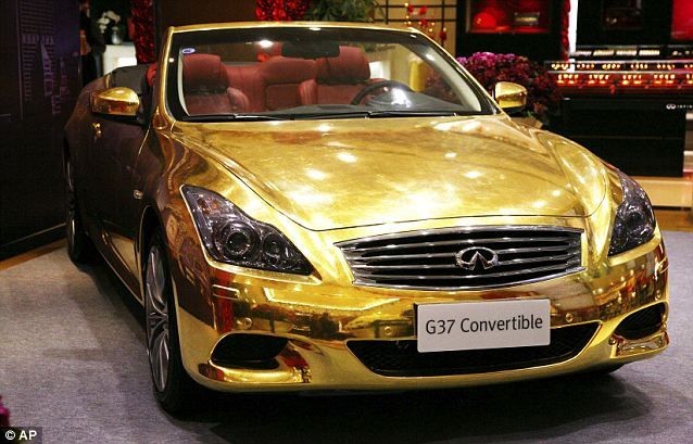 Автомобиль из чистого золота (6 фото)