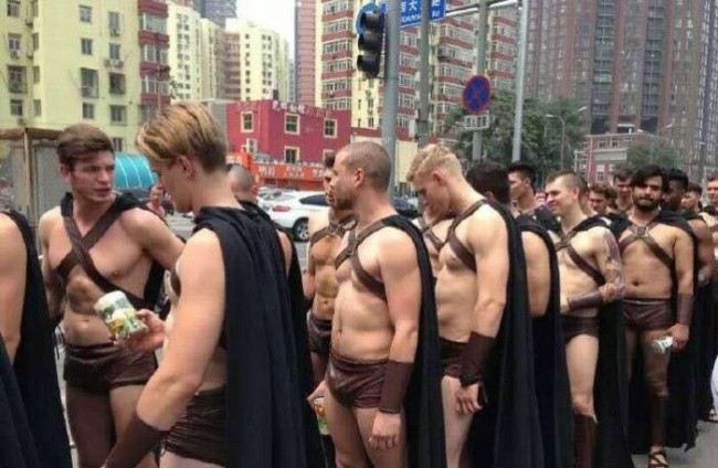 Полиция задержала сотню спартанцев за нарушение порядка (12 фото)