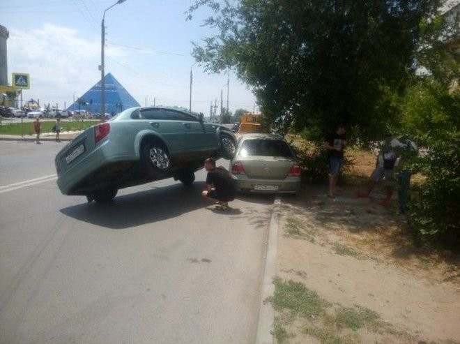 Подборка автомобильных приколов (30 фото)