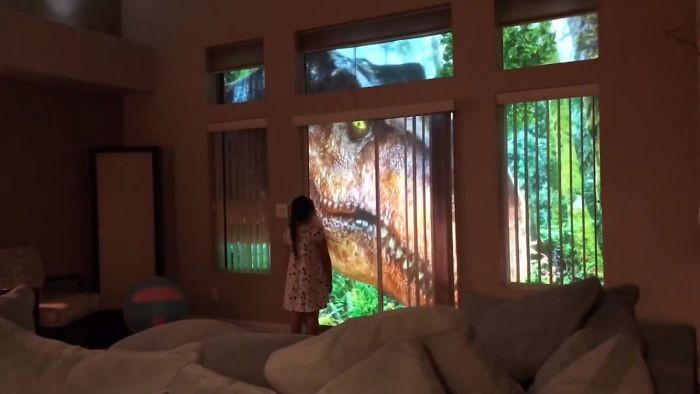 Сюрприз для дочки: окно с динозаврами (7 фото)