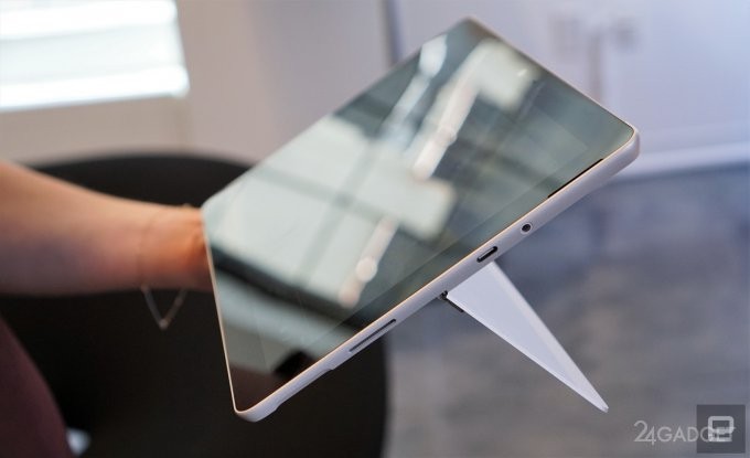 Microsoft представила планшет Surface Go за $399 (13 фото + видео)