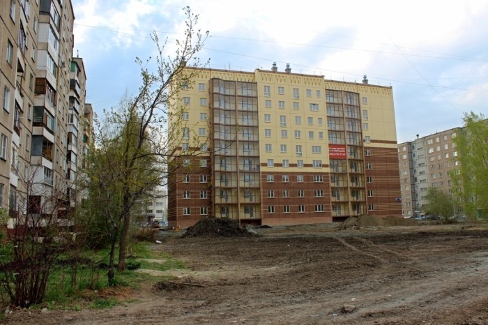 Суровая Челябинская многоэтажка (3 фото)