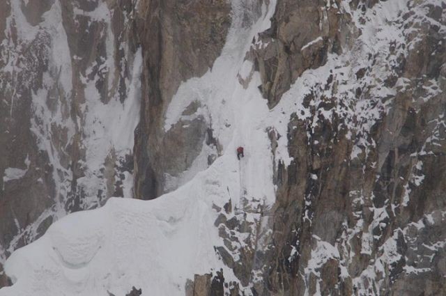 Спасение альпиниста (6 фото)