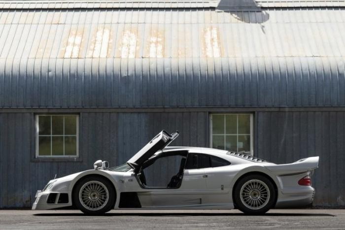 Mercedes-Benz AMG CLK GTR из 90-х дороже, чем новый Mercedes-AMG (30 фото)