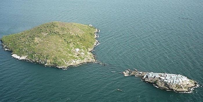 Как выглядит самый густонаселенный остров в мире (9 фото)