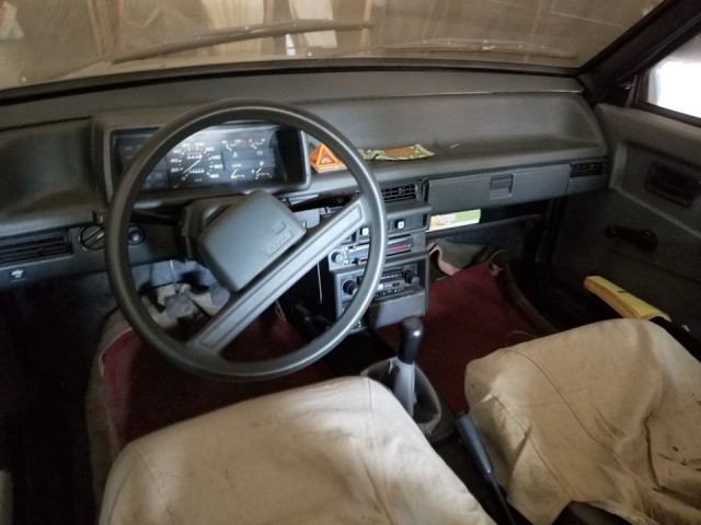 "Капсула времени": практически новый ВАЗ-2109 1990 года (14 фото)