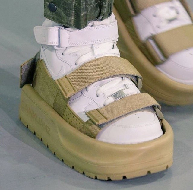 Модный китайский бренд удивил новой коллекцией обуви (6 фото)