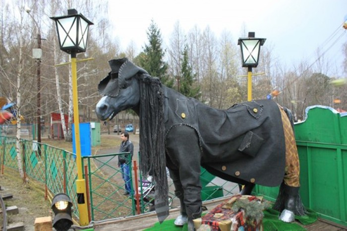 Памятники персонажам фразеологизмов