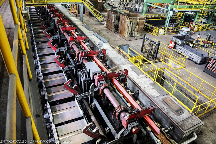 Процесс производства рельсов для поездов