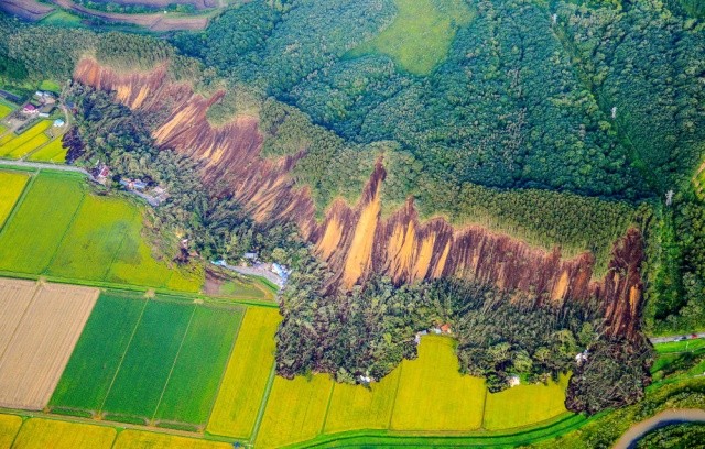 Последствия землетрясения на японском острове Хоккайдо (5 фото)