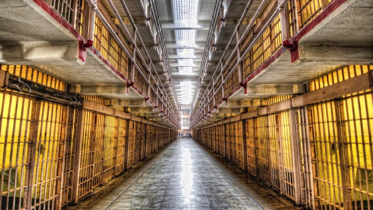 Как выглядят самые знаменитые тюрьмы-острова
