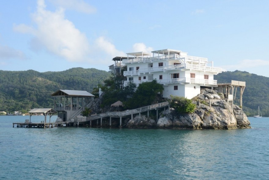 10 самых маленьких населенных островов мира