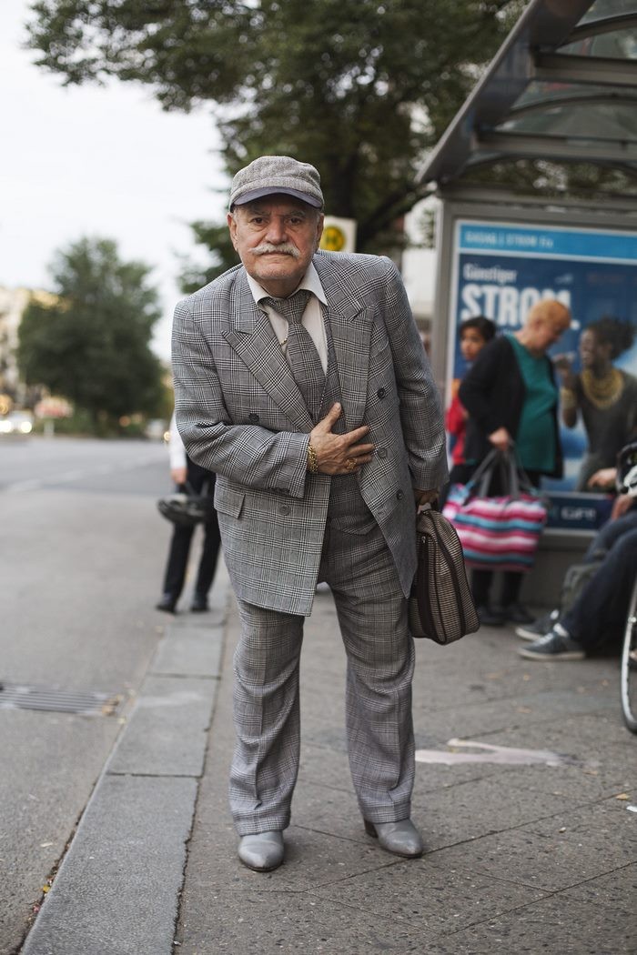 86-летний житель Германии ходит каждый день в разном