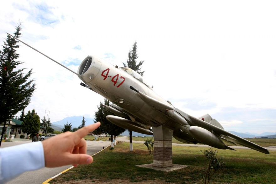 Экскурсия по кладбищу советских самолетов