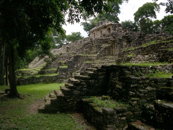 Это не покажут обычным туристам на руинах древних городов майя