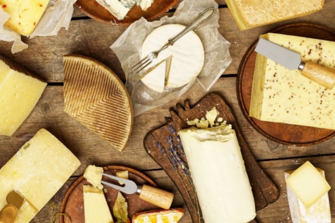 Какие происходят изменения, когда мы едим сыр
