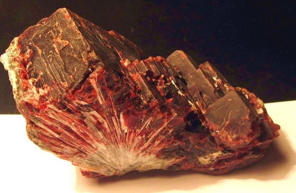 Самый редкий и самый дорогой минерал в мире