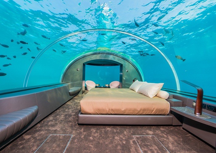 Первая в мире подводная вилла на Мальдивах