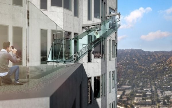 Экстремальный аттракцион на небоскребе в Лос-Анджелесе