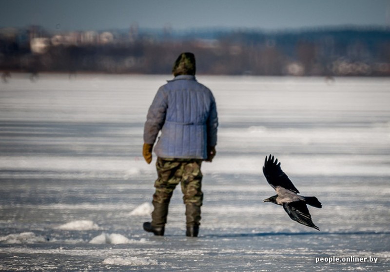 Подледная ловля на Минском море