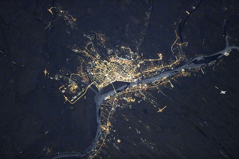 21 город России из космоса ночью