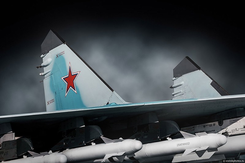 Истребитель МиГ-35 в объективе